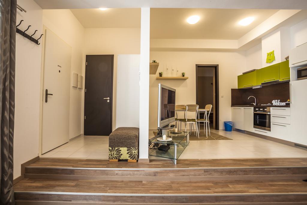 Stay In City Apartment Bastova Bratislava Exterior foto