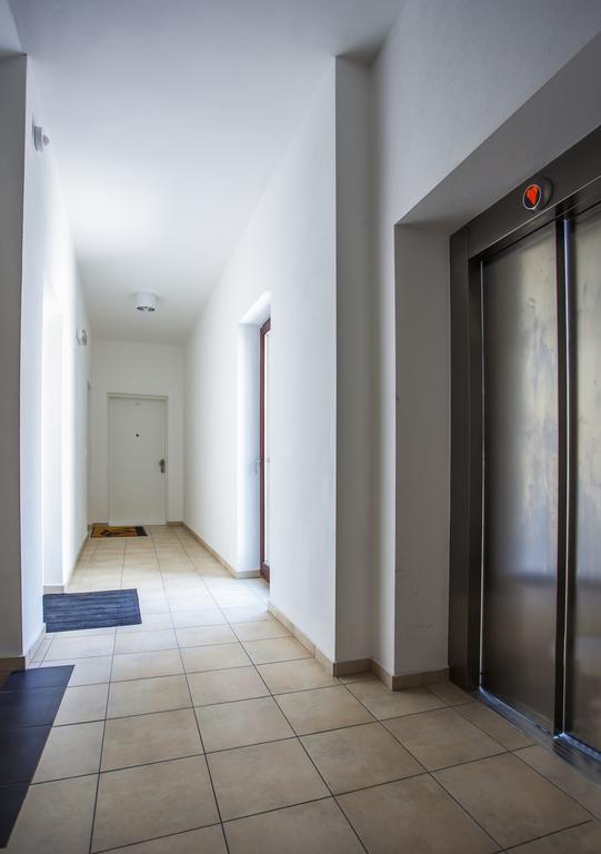 Stay In City Apartment Bastova Bratislava Exterior foto