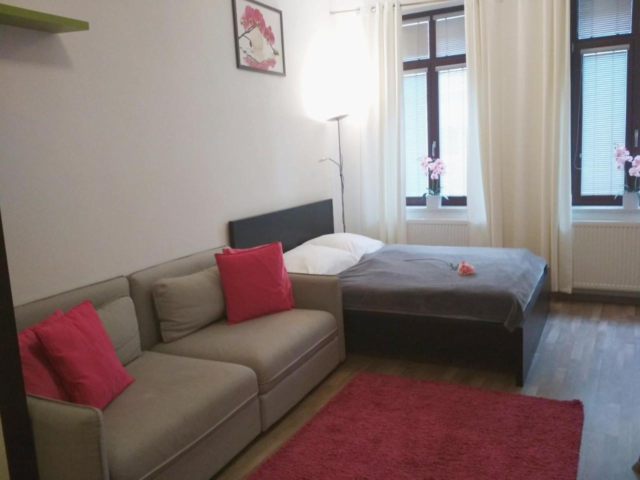 Stay In City Apartment Bastova Bratislava Exterior foto